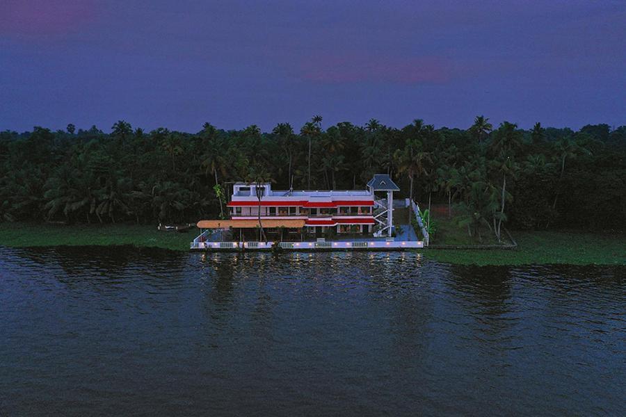 Vembanad Village Backwater Resort Alappuzha Kültér fotó
