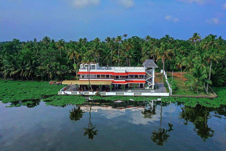 Vembanad Village Backwater Resort Alappuzha Kültér fotó