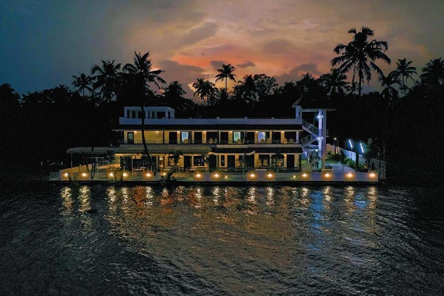 Vembanad Village Backwater Resort Alappuzha Kültér fotó